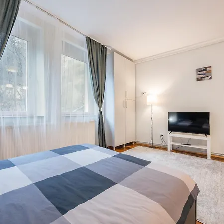 Modern 10 Apartment