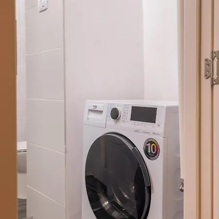Modern 10 Apartment