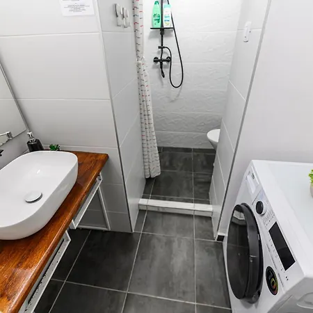 아파트 Langa Biserica Neagra Si Turnul Alb *