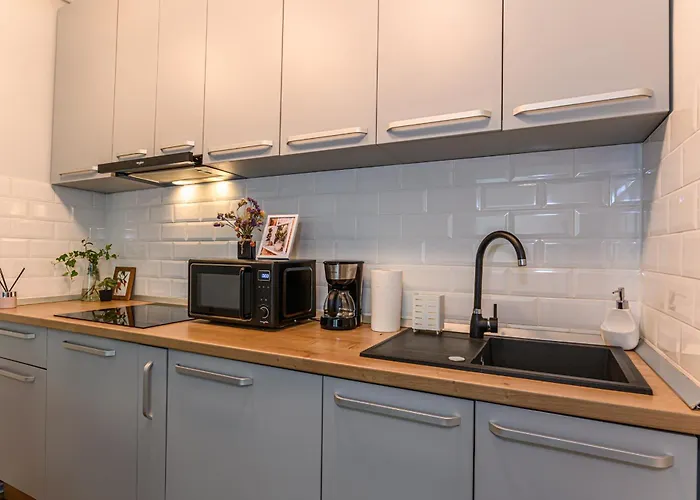 Lângă Biserica Neagră și Turnul Alb Braşov