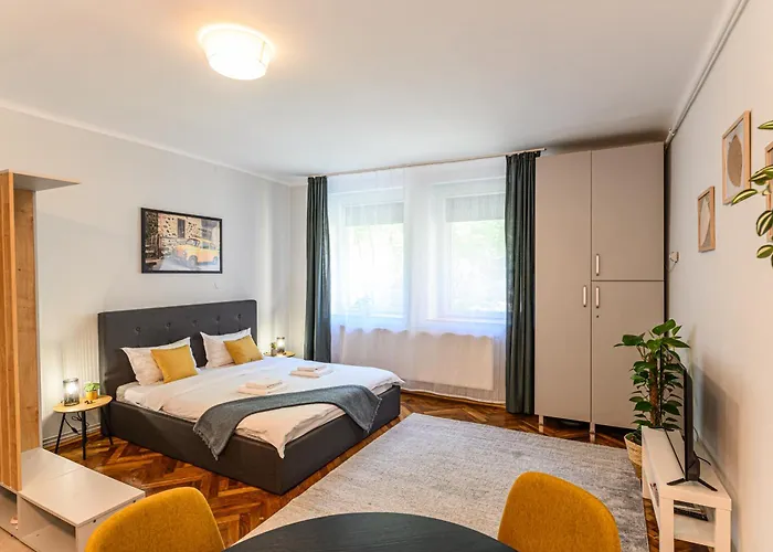 Lângă Biserica Neagră și Turnul Alb Apartamento Braşov