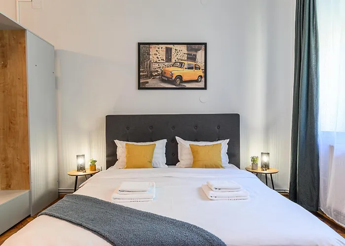 Apartamento Lângă Biserica Neagră și Turnul Alb *